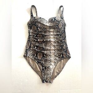 Bond-Eye Australia Twist Front One Piece Swimsuit Snakeskin Print Size US 6 D/DD